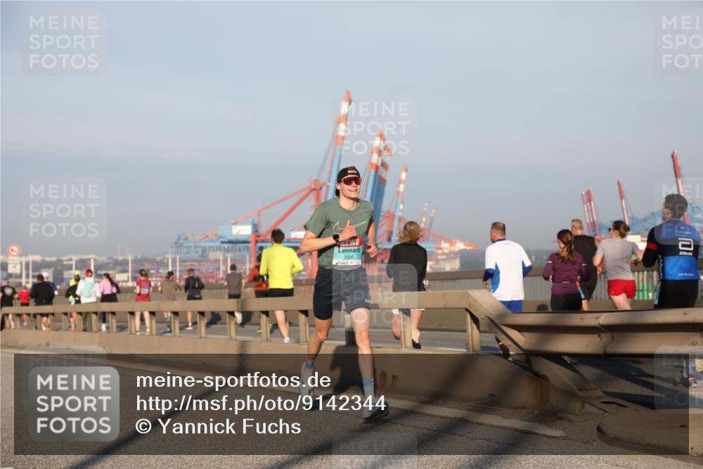 03.10.2025 - Köhlbrandbrückenlauf Yannick Fuchs http://msf.ph/oto/9142344 03.10.2025 08:27:54 Position 2 1008 meine-sportfotos.de