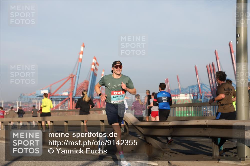 03.10.2025 - Köhlbrandbrückenlauf Yannick Fuchs http://msf.ph/oto/9142355 03.10.2025 08:27:55 Position 2 1008, 75, 18 meine-sportfotos.de
