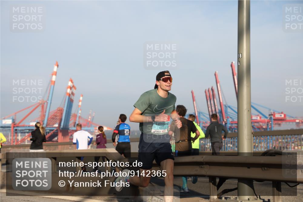 03.10.2025 - Köhlbrandbrückenlauf Yannick Fuchs http://msf.ph/oto/9142365 03.10.2025 08:27:55 Position 2 10 meine-sportfotos.de