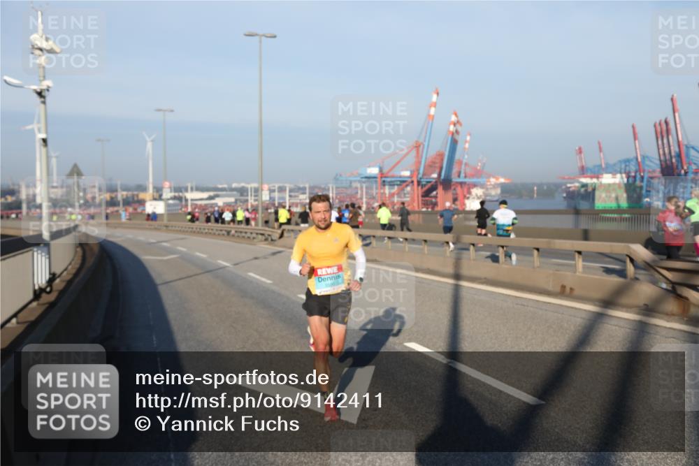 03.10.2025 - Köhlbrandbrückenlauf Yannick Fuchs http://msf.ph/oto/9142411 03.10.2025 08:28:01 Position 2  meine-sportfotos.de