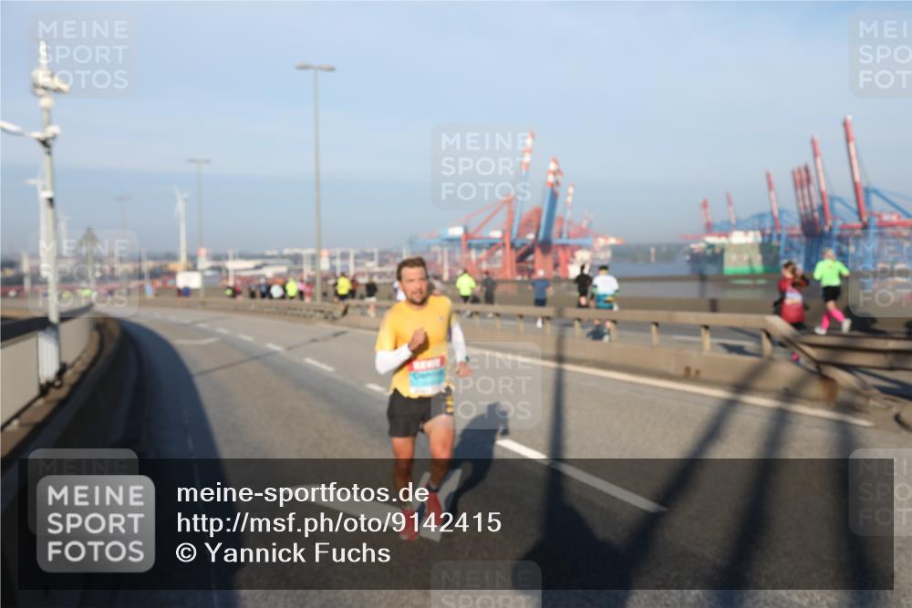 03.10.2025 - Köhlbrandbrückenlauf Yannick Fuchs http://msf.ph/oto/9142415 03.10.2025 08:28:01 Position 2 1 meine-sportfotos.de