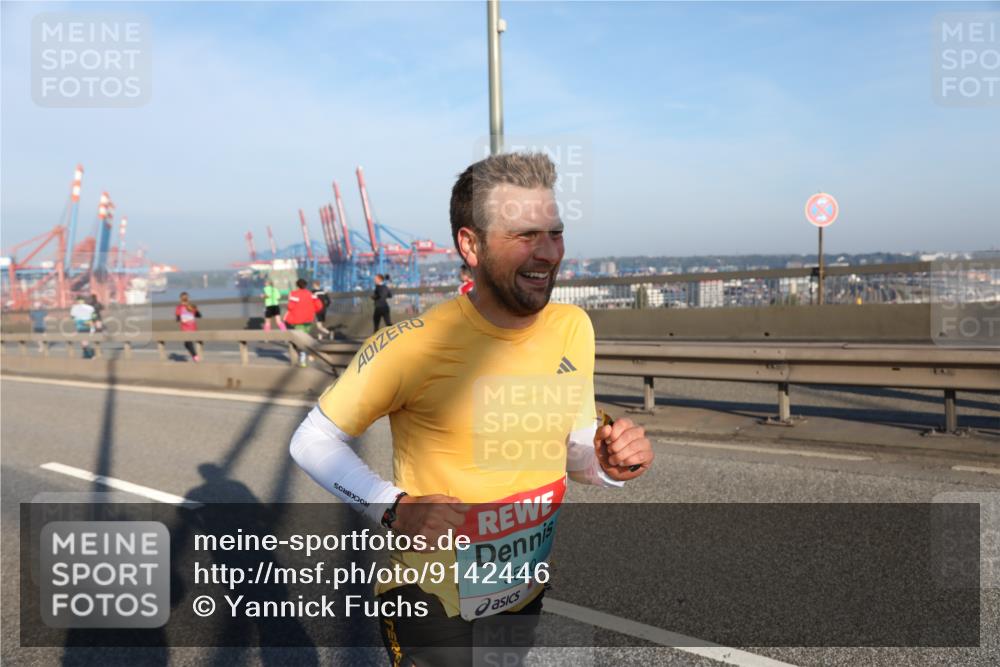 03.10.2025 - Köhlbrandbrückenlauf Yannick Fuchs http://msf.ph/oto/9142446 03.10.2025 08:28:02 Position 2 3590 meine-sportfotos.de