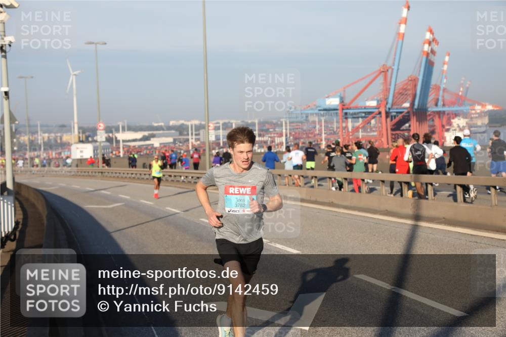 03.10.2025 - Köhlbrandbrückenlauf Yannick Fuchs http://msf.ph/oto/9142459 03.10.2025 08:28:23 Position 2 3782 meine-sportfotos.de