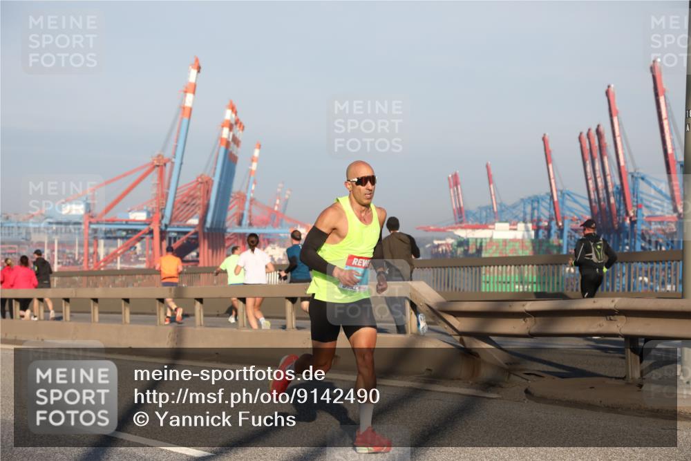 03.10.2025 - Köhlbrandbrückenlauf Yannick Fuchs http://msf.ph/oto/9142490 03.10.2025 08:28:30 Position 2  meine-sportfotos.de
