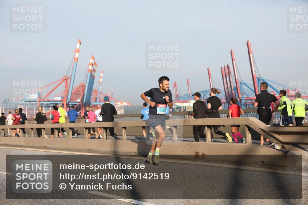 03.10.2025 - Köhlbrandbrückenlauf Yannick Fuchs http://msf.ph/oto/9142519 03.10.2025 08:28:50 Position 2 3760 meine-sportfotos.de