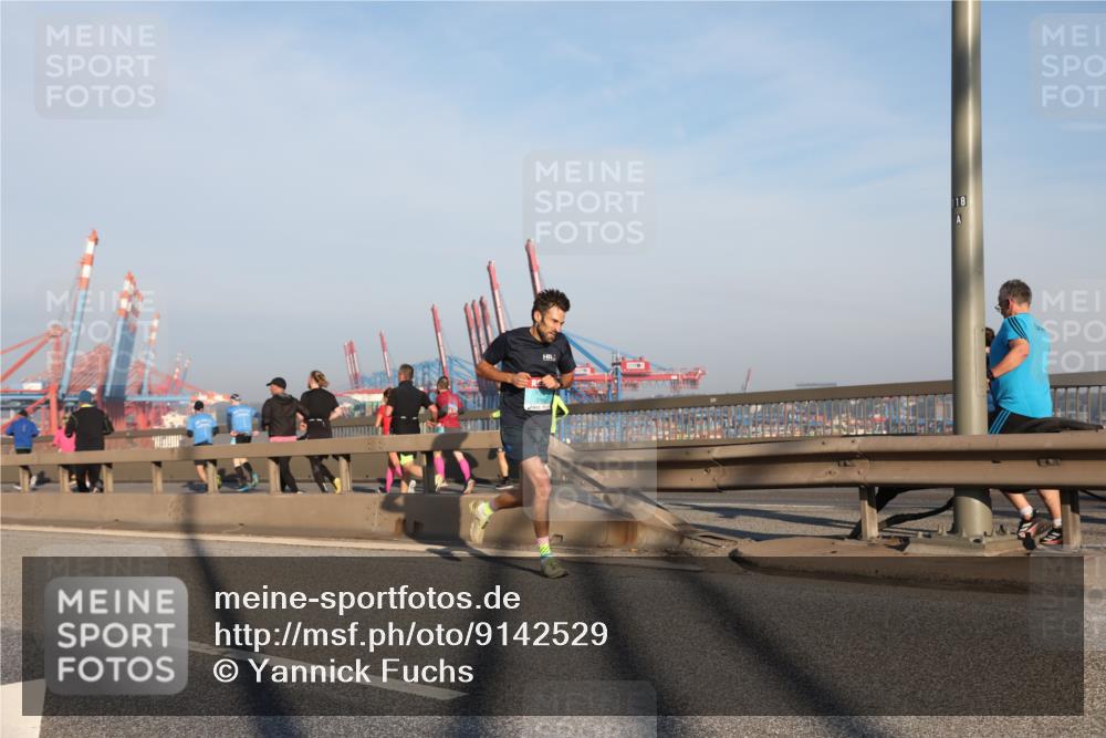 03.10.2025 - Köhlbrandbrückenlauf Yannick Fuchs http://msf.ph/oto/9142529 03.10.2025 08:28:51 Position 2 118 meine-sportfotos.de