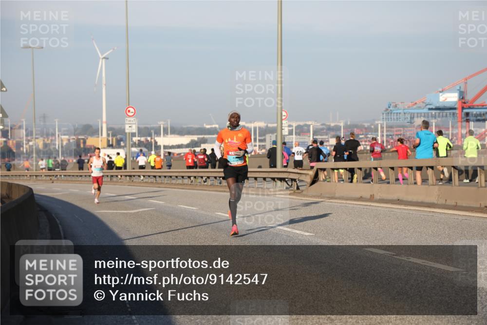 03.10.2025 - Köhlbrandbrückenlauf Yannick Fuchs http://msf.ph/oto/9142547 03.10.2025 08:28:58 Position 2 69 meine-sportfotos.de
