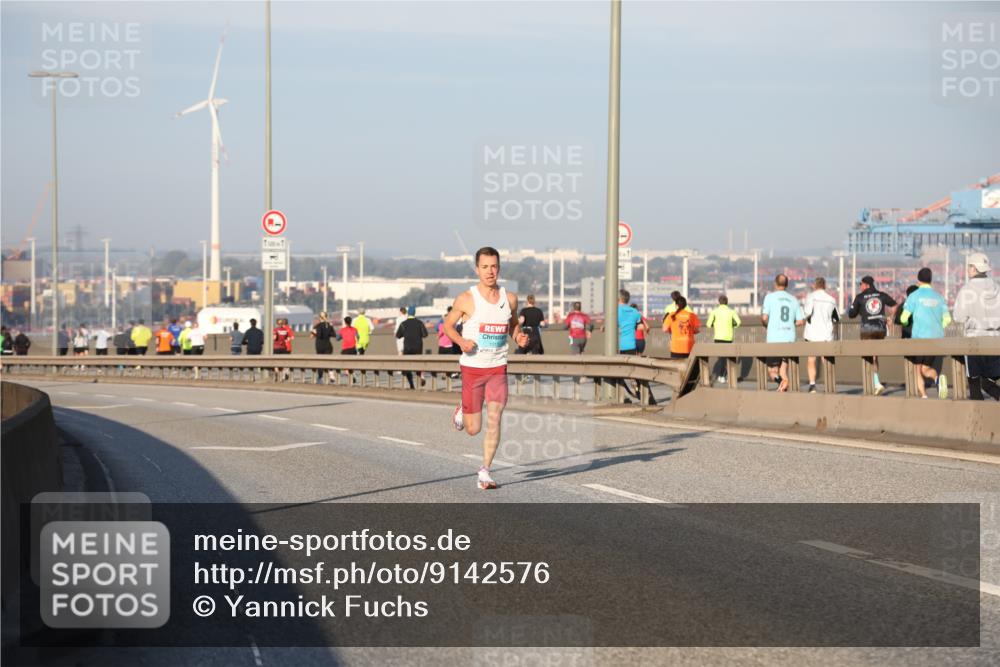 03.10.2025 - Köhlbrandbrückenlauf Yannick Fuchs http://msf.ph/oto/9142576 03.10.2025 08:29:03 Position 2  meine-sportfotos.de