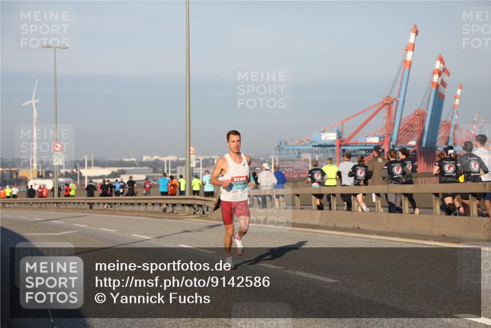 03.10.2025 - Köhlbrandbrückenlauf Yannick Fuchs http://msf.ph/oto/9142586 03.10.2025 08:29:05 Position 2 1013 meine-sportfotos.de
