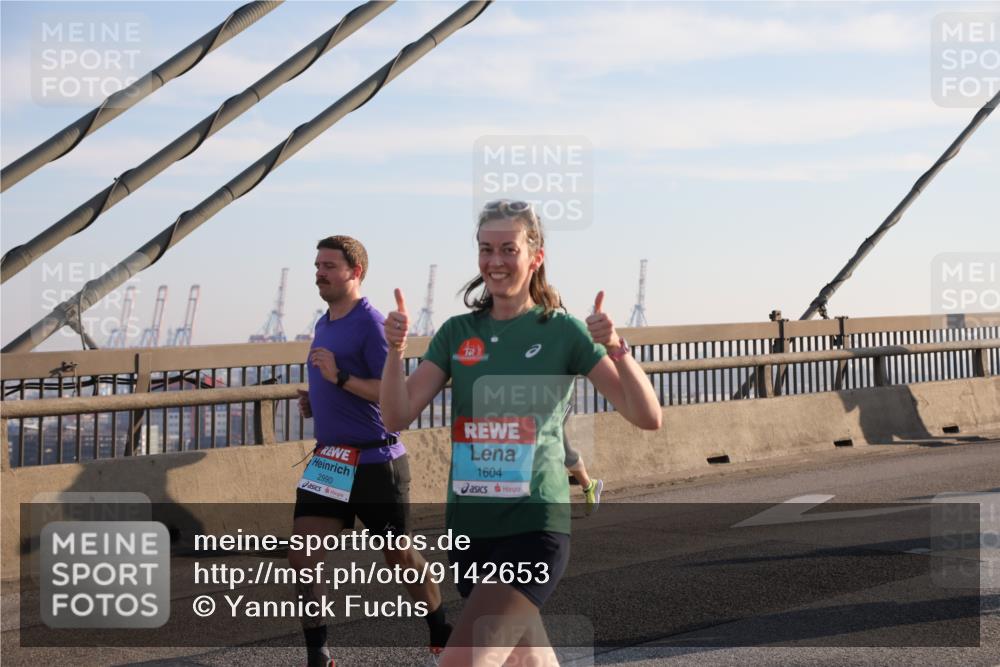 03.10.2025 - Köhlbrandbrückenlauf Yannick Fuchs http://msf.ph/oto/9142653 03.10.2025 08:29:33 Position 2 2990, 1604 meine-sportfotos.de
