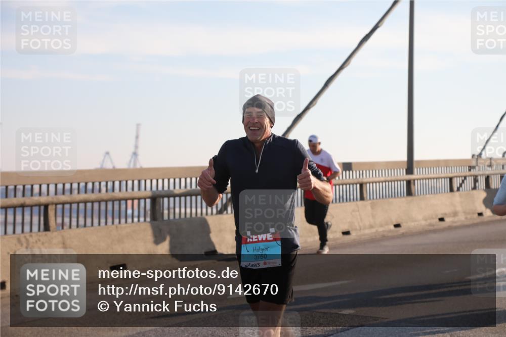 03.10.2025 - Köhlbrandbrückenlauf Yannick Fuchs http://msf.ph/oto/9142670 03.10.2025 08:29:34 Position 2 3750 meine-sportfotos.de