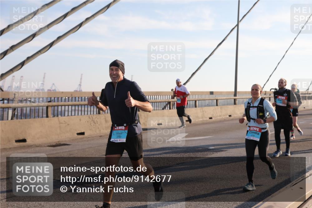 03.10.2025 - Köhlbrandbrückenlauf Yannick Fuchs http://msf.ph/oto/9142677 03.10.2025 08:29:35 Position 2 3750, 1919 meine-sportfotos.de