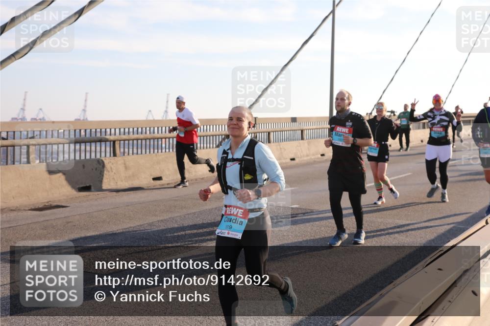 03.10.2025 - Köhlbrandbrückenlauf Yannick Fuchs http://msf.ph/oto/9142692 03.10.2025 08:29:36 Position 2 1919, 1921 meine-sportfotos.de