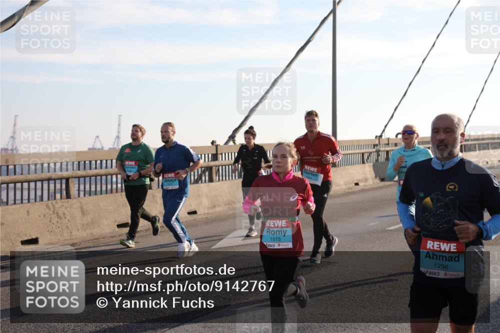 03.10.2025 - Köhlbrandbrückenlauf Yannick Fuchs http://msf.ph/oto/9142767 03.10.2025 08:29:40 Position 2 1534, 1515, 1296 meine-sportfotos.de