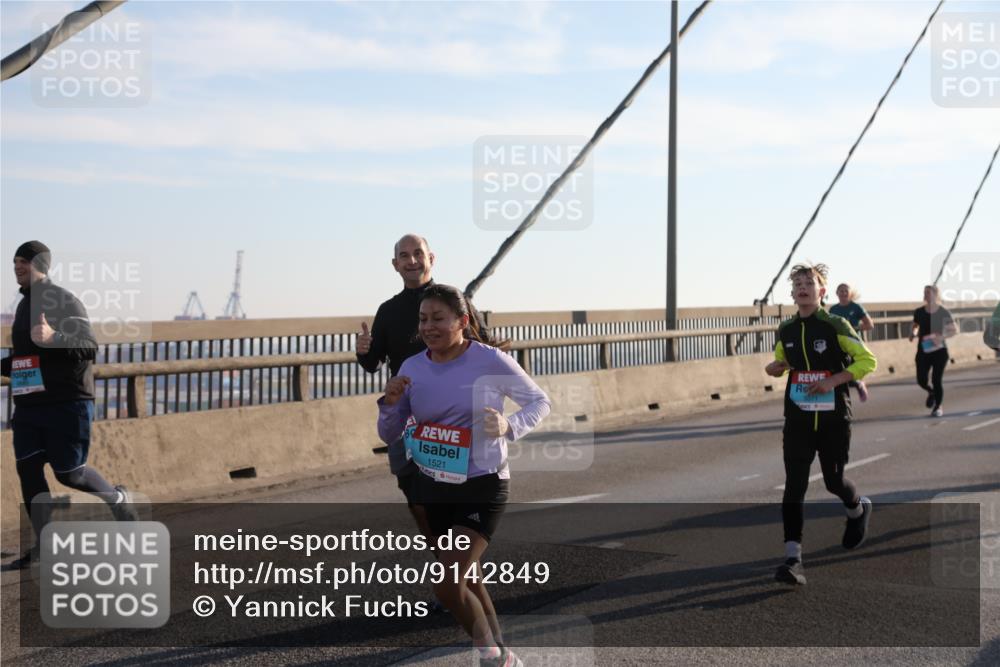 03.10.2025 - Köhlbrandbrückenlauf Yannick Fuchs http://msf.ph/oto/9142849 03.10.2025 08:29:46 Position 2 1521 meine-sportfotos.de