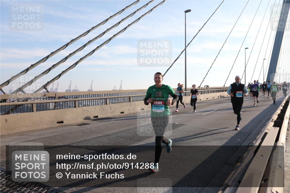 03.10.2025 - Köhlbrandbrückenlauf Yannick Fuchs http://msf.ph/oto/9142881 03.10.2025 08:29:48 Position 2 3186 meine-sportfotos.de