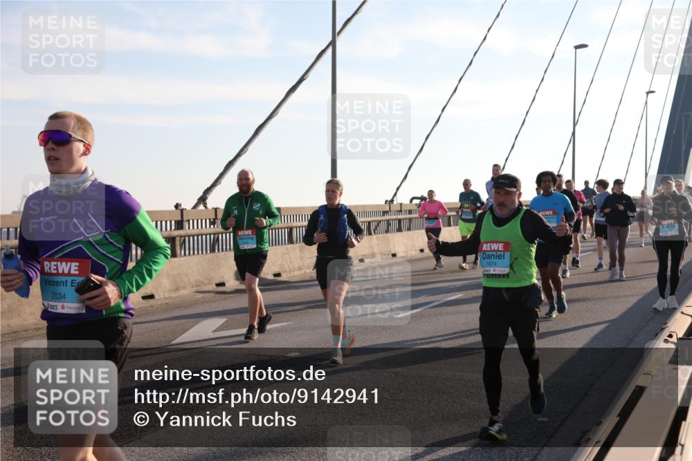 03.10.2025 - Köhlbrandbrückenlauf Yannick Fuchs http://msf.ph/oto/9142941 03.10.2025 08:29:53 Position 2 2034, 1674 meine-sportfotos.de