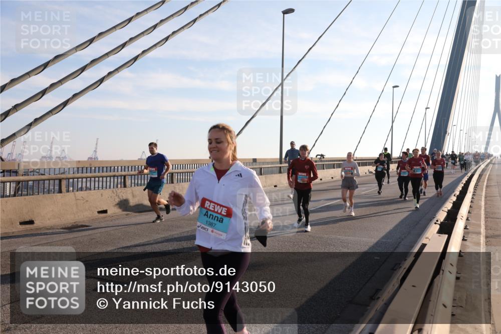 03.10.2025 - Köhlbrandbrückenlauf Yannick Fuchs http://msf.ph/oto/9143050 03.10.2025 08:29:58 Position 2 1387 meine-sportfotos.de