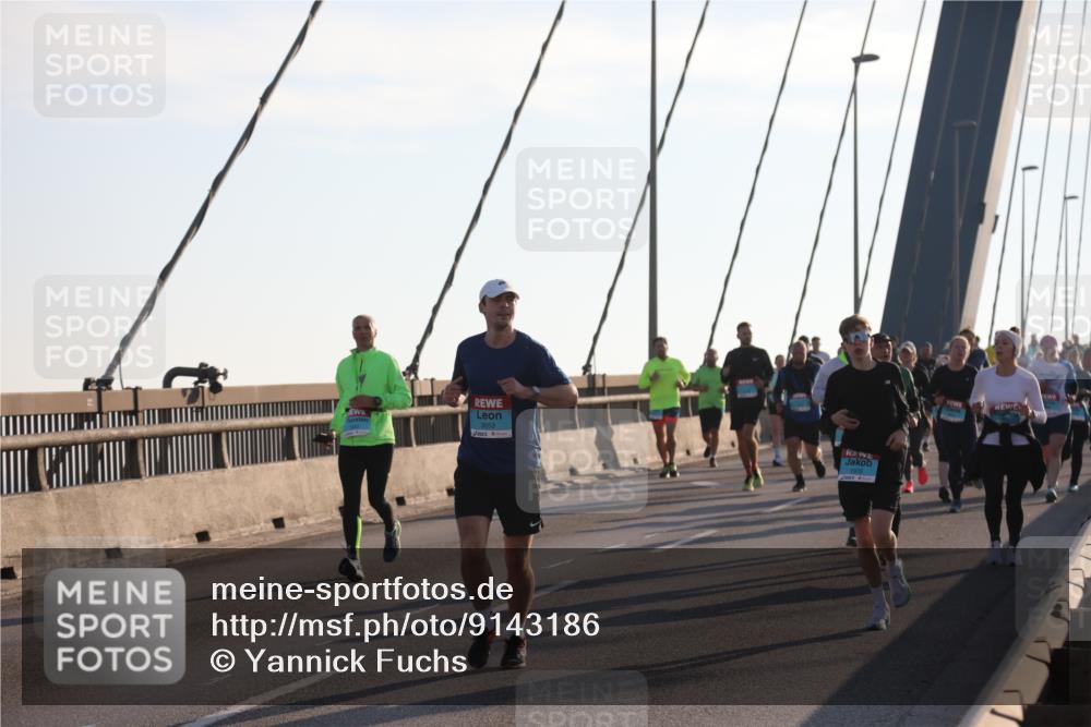 03.10.2025 - Köhlbrandbrückenlauf Yannick Fuchs http://msf.ph/oto/9143186 03.10.2025 08:30:05 Position 2 3653, 1933 meine-sportfotos.de