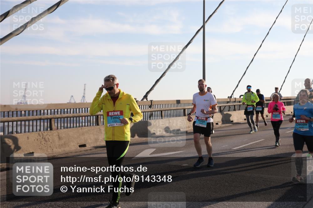 03.10.2025 - Köhlbrandbrückenlauf Yannick Fuchs http://msf.ph/oto/9143348 03.10.2025 08:30:19 Position 2 1701, 3345, 3666 meine-sportfotos.de