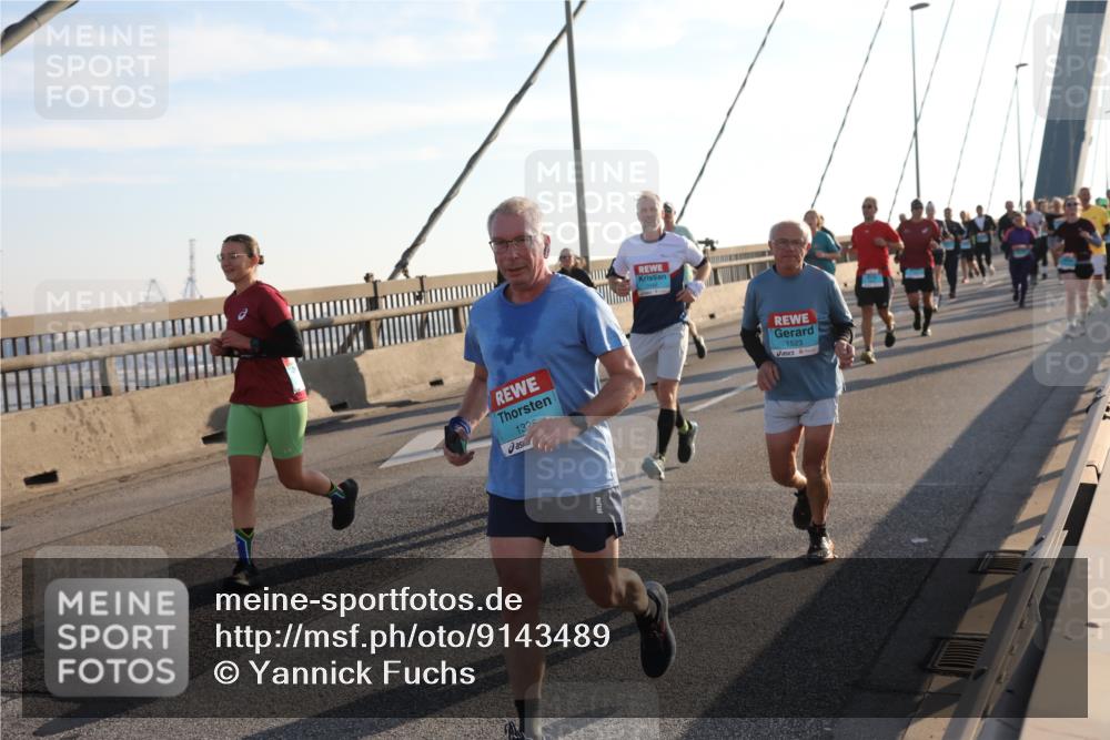 03.10.2025 - Köhlbrandbrückenlauf Yannick Fuchs http://msf.ph/oto/9143489 03.10.2025 08:30:30 Position 2 1325, 1523 meine-sportfotos.de