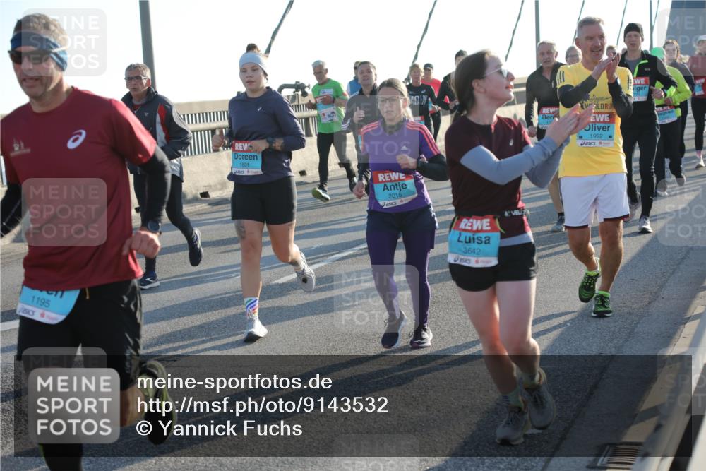 03.10.2025 - Köhlbrandbrückenlauf Yannick Fuchs http://msf.ph/oto/9143532 03.10.2025 08:30:34 Position 2 1195, 1801, 2015, 3642, 1922 meine-sportfotos.de