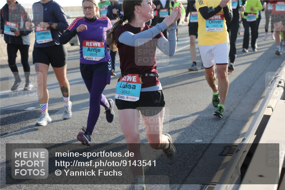 03.10.2025 - Köhlbrandbrückenlauf Yannick Fuchs http://msf.ph/oto/9143541 03.10.2025 08:30:35 Position 2 1801, 2015, 3642, 1922 meine-sportfotos.de