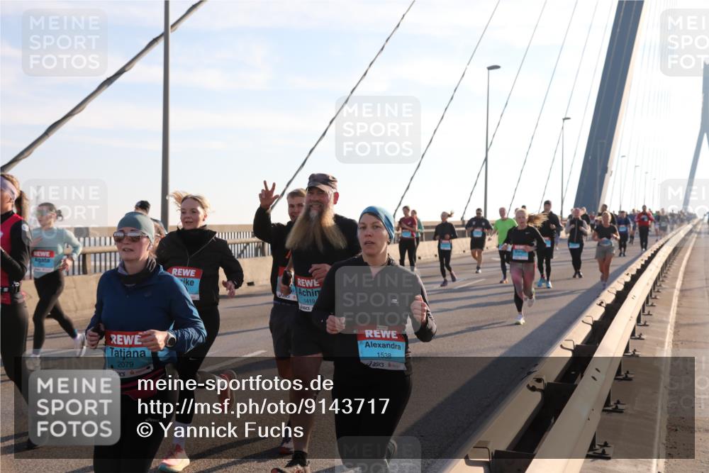 03.10.2025 - Köhlbrandbrückenlauf Yannick Fuchs http://msf.ph/oto/9143717 03.10.2025 08:31:09 Position 2 2079, 1419, 1538 meine-sportfotos.de
