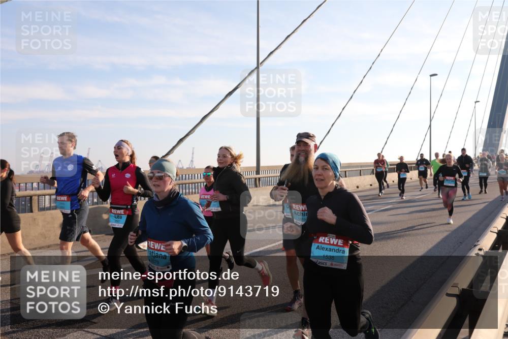 03.10.2025 - Köhlbrandbrückenlauf Yannick Fuchs http://msf.ph/oto/9143719 03.10.2025 08:31:10 Position 2 2079, 1419, 11, 1538 meine-sportfotos.de