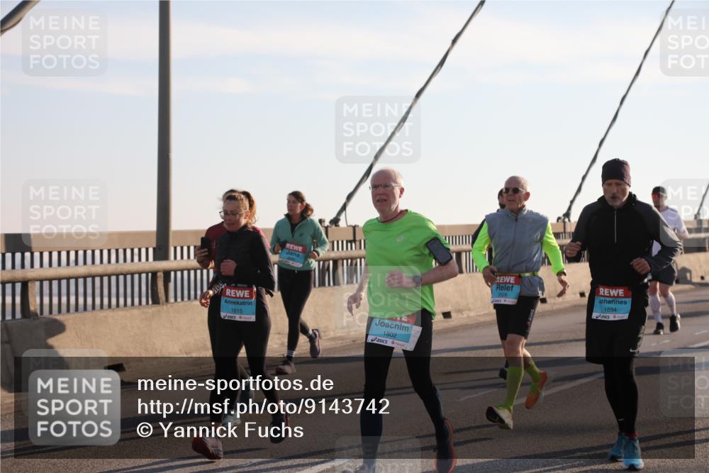 03.10.2025 - Köhlbrandbrückenlauf Yannick Fuchs http://msf.ph/oto/9143742 03.10.2025 08:31:13 Position 2 1615, 1802, 3528, 1634 meine-sportfotos.de