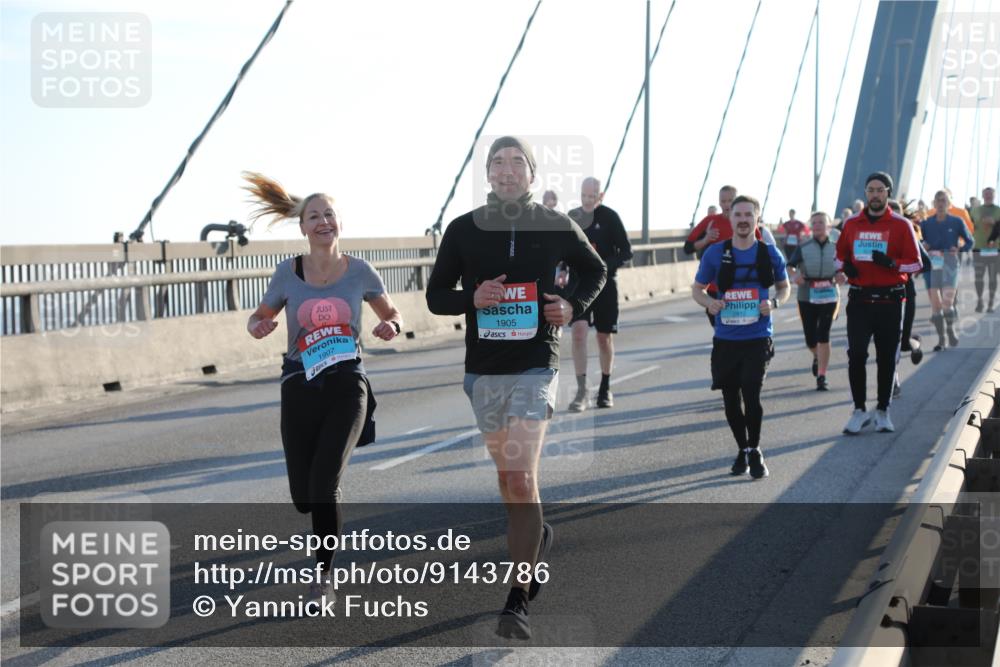 03.10.2025 - Köhlbrandbrückenlauf Yannick Fuchs http://msf.ph/oto/9143786 03.10.2025 08:31:17 Position 2 1907, 1905, 2812 meine-sportfotos.de