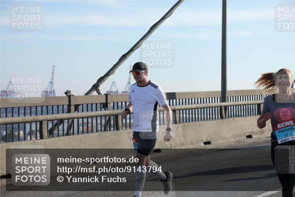 03.10.2025 - Köhlbrandbrückenlauf Yannick Fuchs http://msf.ph/oto/9143794 03.10.2025 08:31:17 Position 2 1907 meine-sportfotos.de