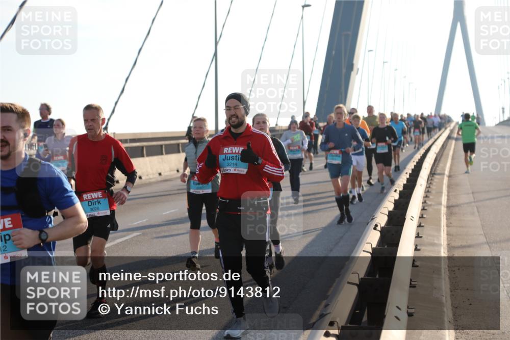 03.10.2025 - Köhlbrandbrückenlauf Yannick Fuchs http://msf.ph/oto/9143812 03.10.2025 08:31:19 Position 2 12, 3028, 3216 meine-sportfotos.de