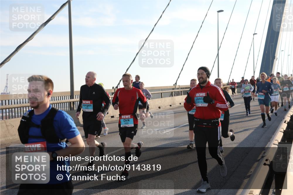 03.10.2025 - Köhlbrandbrückenlauf Yannick Fuchs http://msf.ph/oto/9143819 03.10.2025 08:31:20 Position 2 2812, 1848, 3028, 3216 meine-sportfotos.de