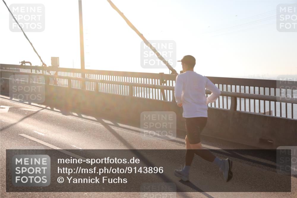 03.10.2025 - Köhlbrandbrückenlauf Yannick Fuchs http://msf.ph/oto/9143896 03.10.2025 08:31:24 Position 2  meine-sportfotos.de