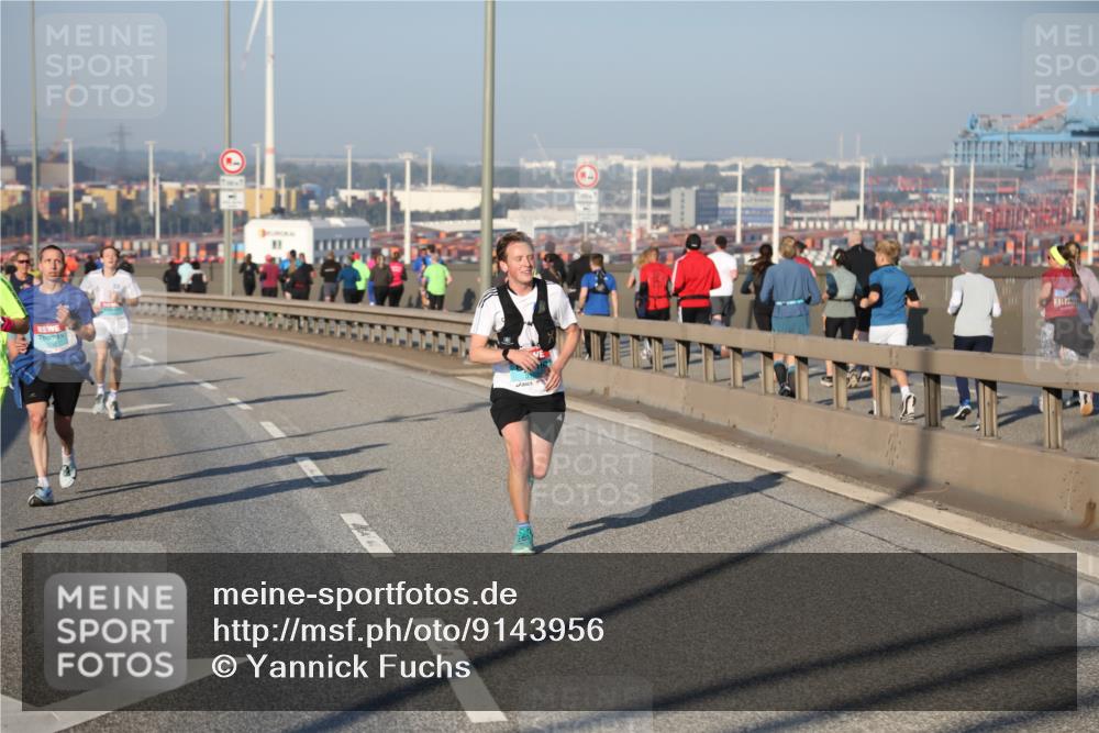 03.10.2025 - Köhlbrandbrückenlauf Yannick Fuchs http://msf.ph/oto/9143956 03.10.2025 08:31:34 Position 2  meine-sportfotos.de