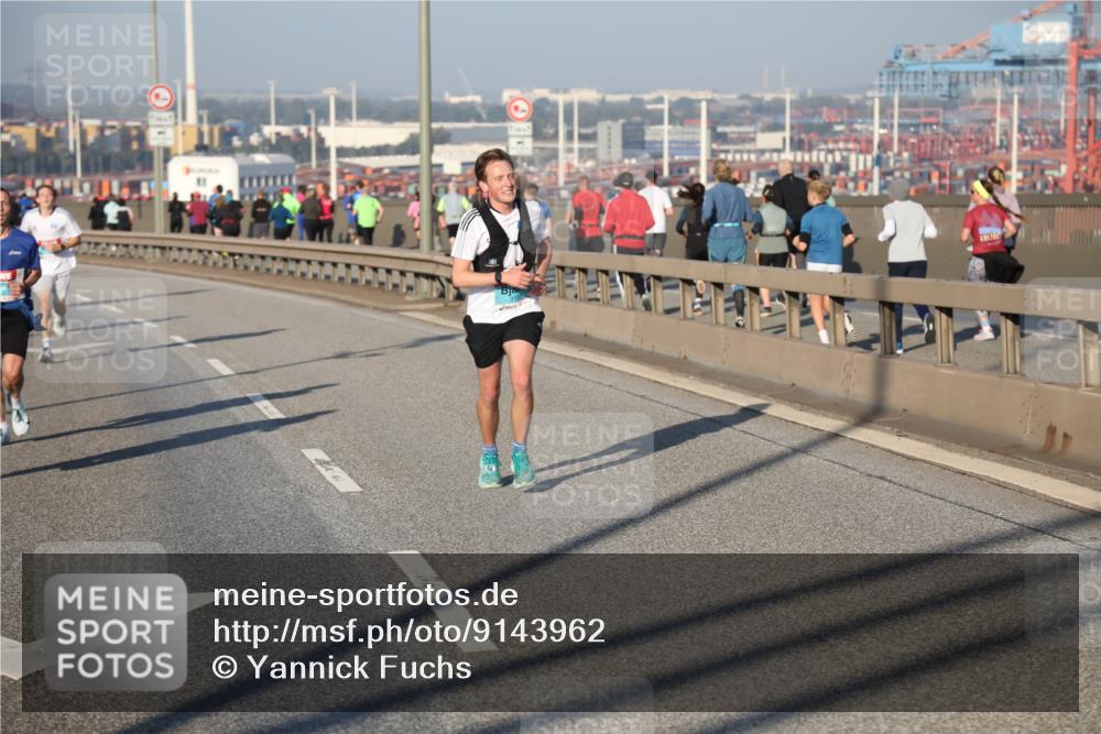 03.10.2025 - Köhlbrandbrückenlauf Yannick Fuchs http://msf.ph/oto/9143962 03.10.2025 08:31:34 Position 2  meine-sportfotos.de
