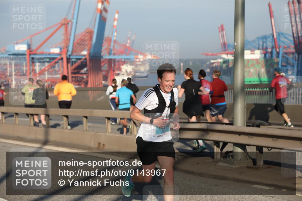 03.10.2025 - Köhlbrandbrückenlauf Yannick Fuchs http://msf.ph/oto/9143967 03.10.2025 08:31:36 Position 2 315 meine-sportfotos.de