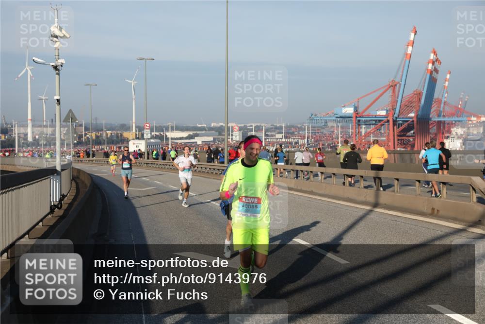 03.10.2025 - Köhlbrandbrückenlauf Yannick Fuchs http://msf.ph/oto/9143976 03.10.2025 08:31:37 Position 2 3082 meine-sportfotos.de