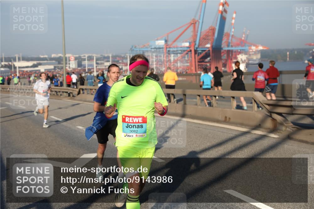 03.10.2025 - Köhlbrandbrückenlauf Yannick Fuchs http://msf.ph/oto/9143986 03.10.2025 08:31:38 Position 2 3082 meine-sportfotos.de