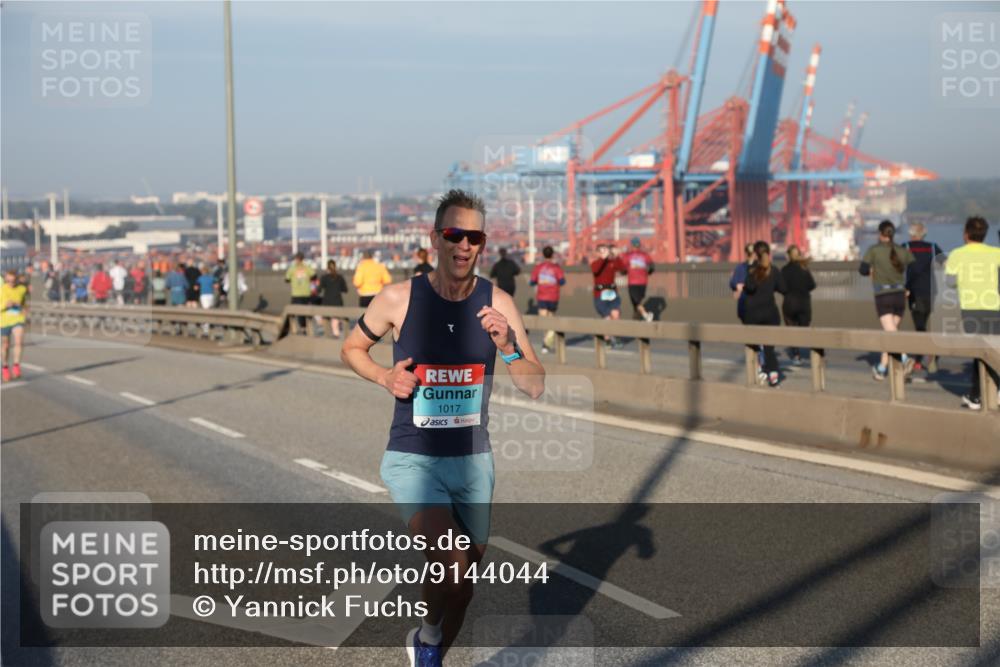 03.10.2025 - Köhlbrandbrückenlauf Yannick Fuchs http://msf.ph/oto/9144044 03.10.2025 08:31:42 Position 2 1017 meine-sportfotos.de