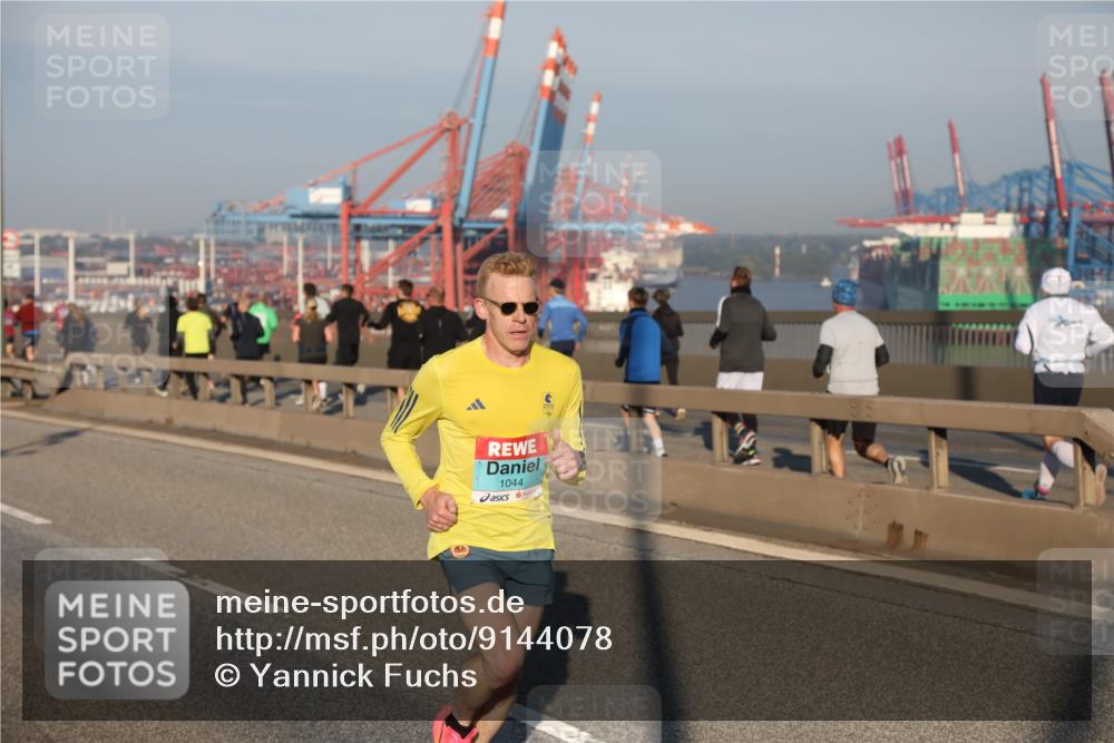03.10.2025 - Köhlbrandbrückenlauf Yannick Fuchs http://msf.ph/oto/9144078 03.10.2025 08:31:50 Position 2 1044 meine-sportfotos.de