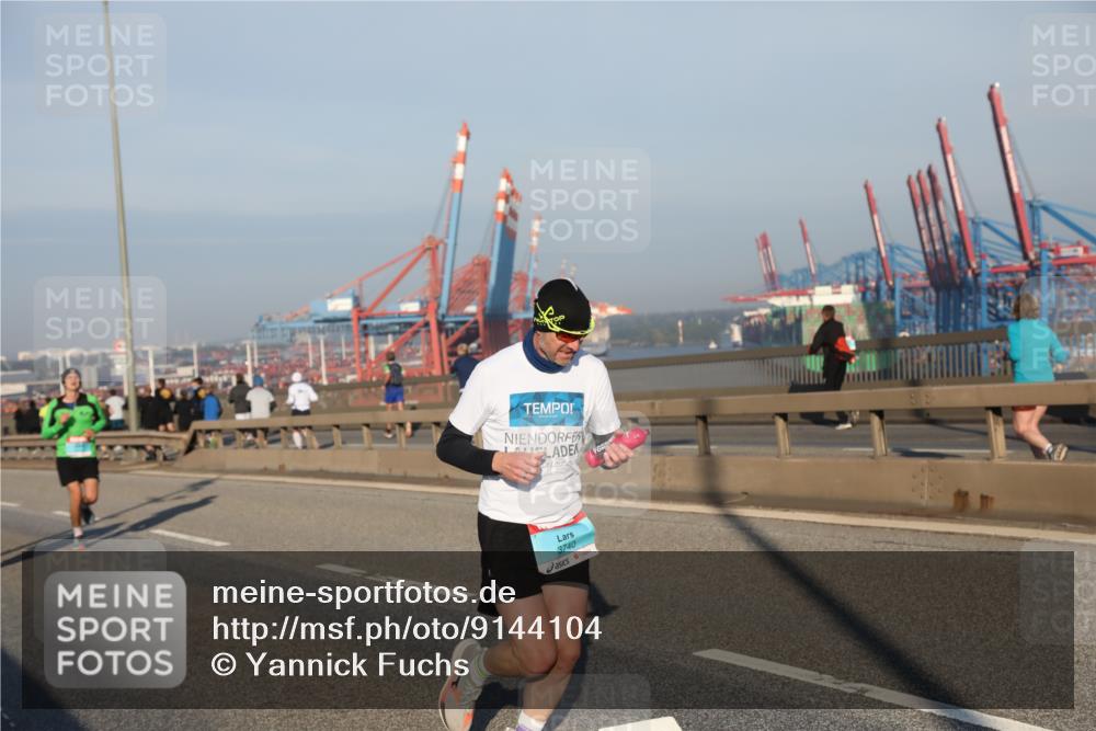 03.10.2025 - Köhlbrandbrückenlauf Yannick Fuchs http://msf.ph/oto/9144104 03.10.2025 08:31:57 Position 2 3740 meine-sportfotos.de