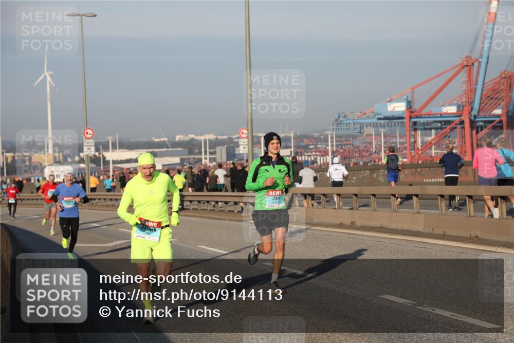 03.10.2025 - Köhlbrandbrückenlauf Yannick Fuchs http://msf.ph/oto/9144113 03.10.2025 08:31:58 Position 2 3460, 2701 meine-sportfotos.de