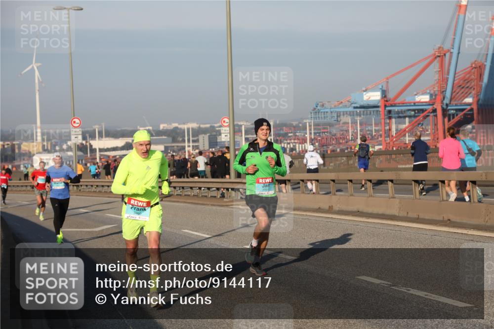 03.10.2025 - Köhlbrandbrückenlauf Yannick Fuchs http://msf.ph/oto/9144117 03.10.2025 08:31:58 Position 2 3460, 2701 meine-sportfotos.de