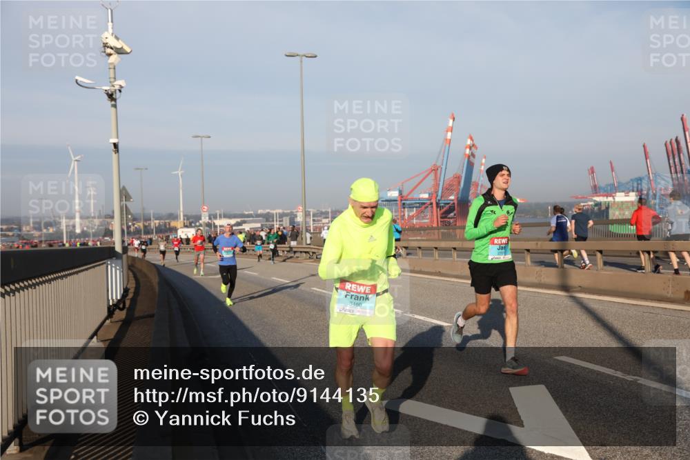 03.10.2025 - Köhlbrandbrückenlauf Yannick Fuchs http://msf.ph/oto/9144135 03.10.2025 08:32:00 Position 2 3460, 270 meine-sportfotos.de