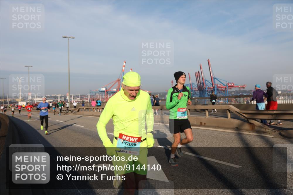 03.10.2025 - Köhlbrandbrückenlauf Yannick Fuchs http://msf.ph/oto/9144140 03.10.2025 08:32:00 Position 2 3460, 2701 meine-sportfotos.de