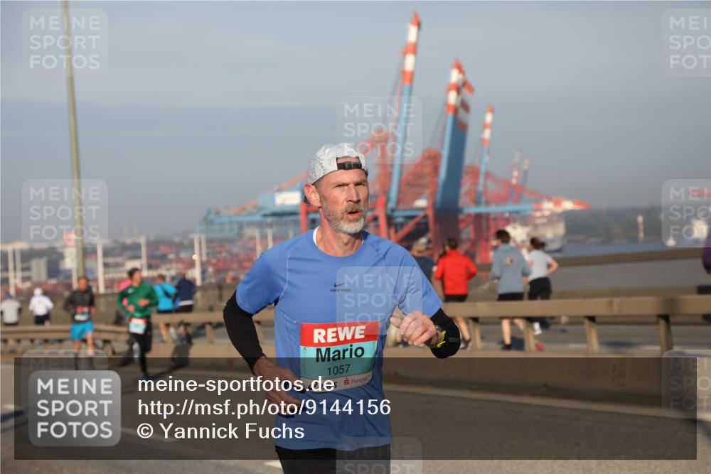 03.10.2025 - Köhlbrandbrückenlauf Yannick Fuchs http://msf.ph/oto/9144156 03.10.2025 08:32:03 Position 2 1057 meine-sportfotos.de