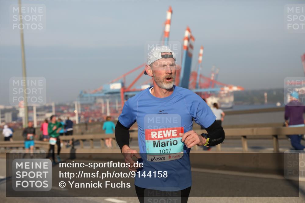03.10.2025 - Köhlbrandbrückenlauf Yannick Fuchs http://msf.ph/oto/9144158 03.10.2025 08:32:03 Position 2 1057 meine-sportfotos.de