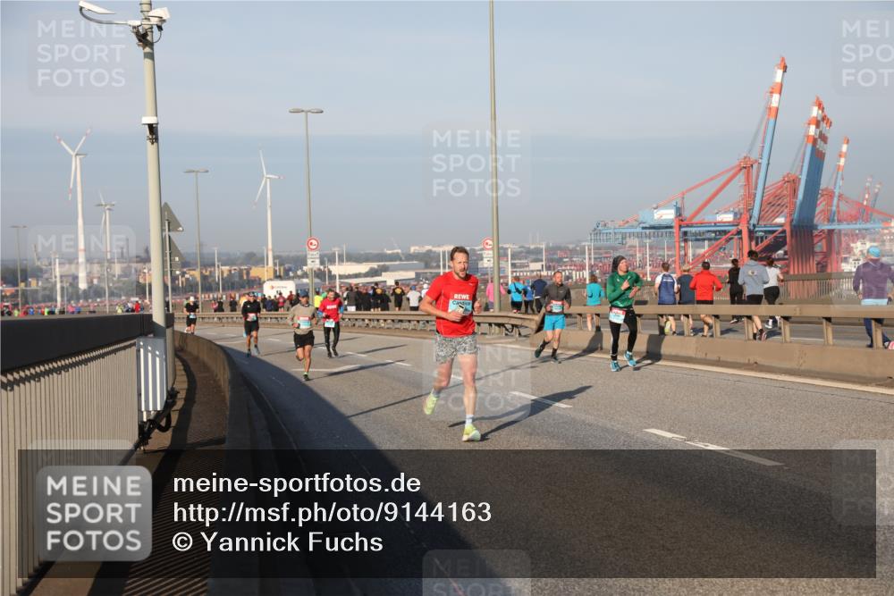 03.10.2025 - Köhlbrandbrückenlauf Yannick Fuchs http://msf.ph/oto/9144163 03.10.2025 08:32:04 Position 2  meine-sportfotos.de